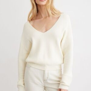Dynamite Cream V-Neck Sweater